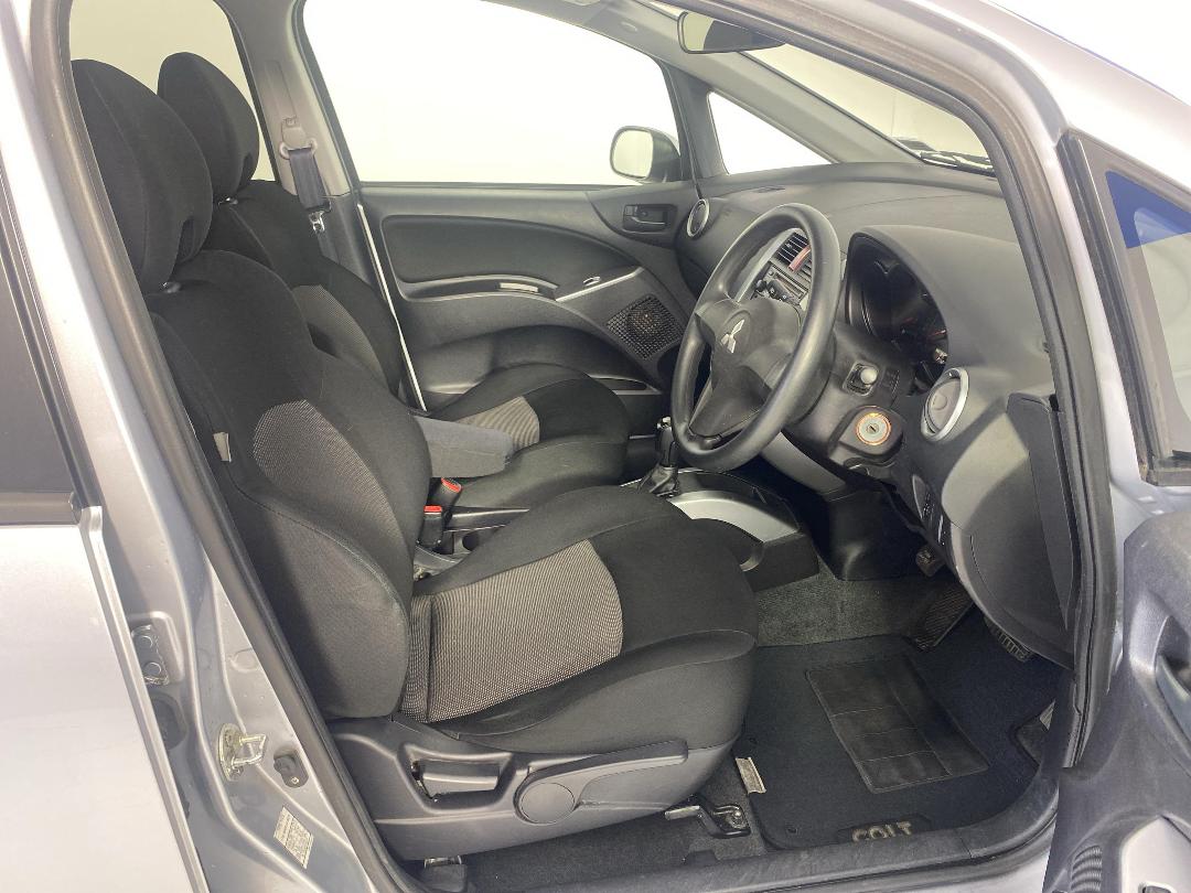 Photo '16' of Mitsubishi Colt Plus