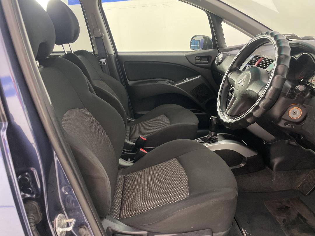 Photo '16' of Mitsubishi Colt Plus Photo '16' of Mitsubishi Colt Plus