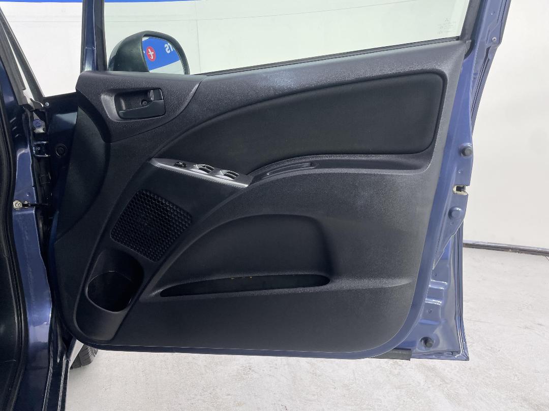 Photo '15' of Mitsubishi Colt Plus Photo '15' of Mitsubishi Colt Plus