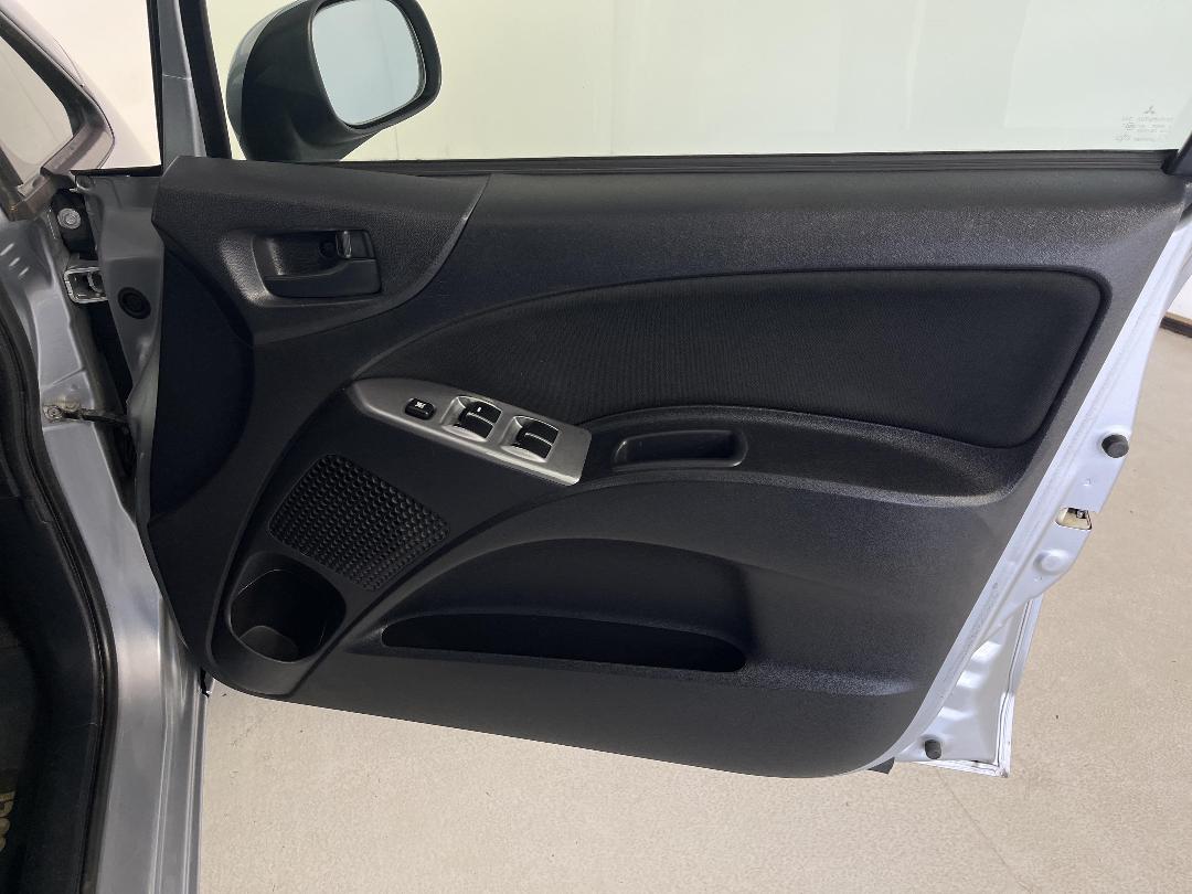 Photo '15' of Mitsubishi Colt Plus