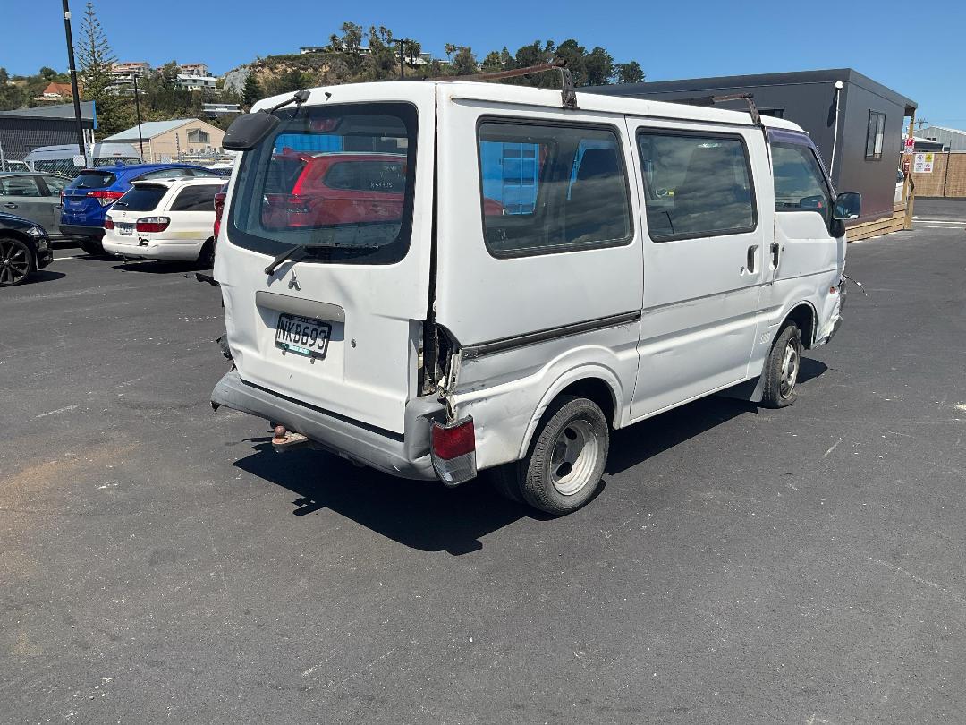 Photo '3' of Mitsubishi Delica Photo '3' of Mitsubishi Delica