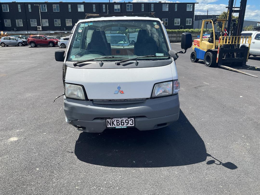 Photo '8' of Mitsubishi Delica Photo '8' of Mitsubishi Delica