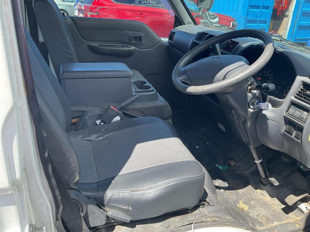 Photo '14' of Mitsubishi Delica Photo '14' of Mitsubishi Delica