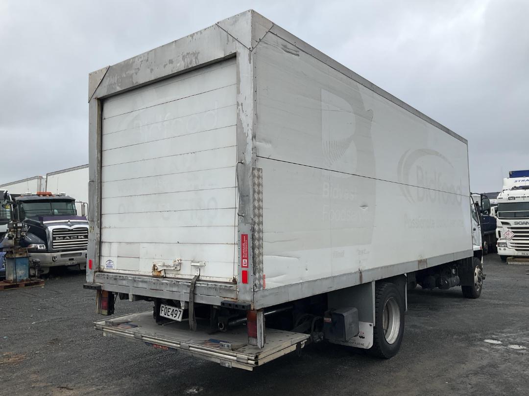 Photo '4' of Mitsubishi Fuso Fighter FM281M8 Chiller