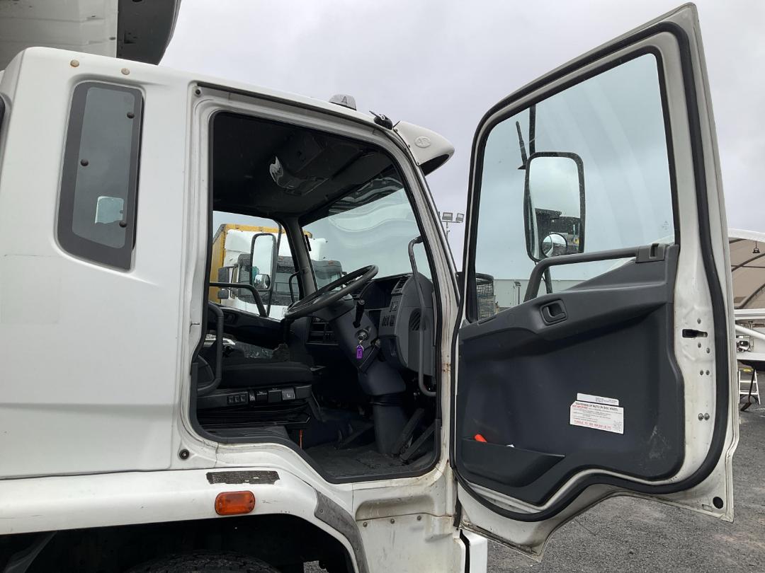 Photo '18' of Mitsubishi Fuso Fighter FM281M8 Chiller