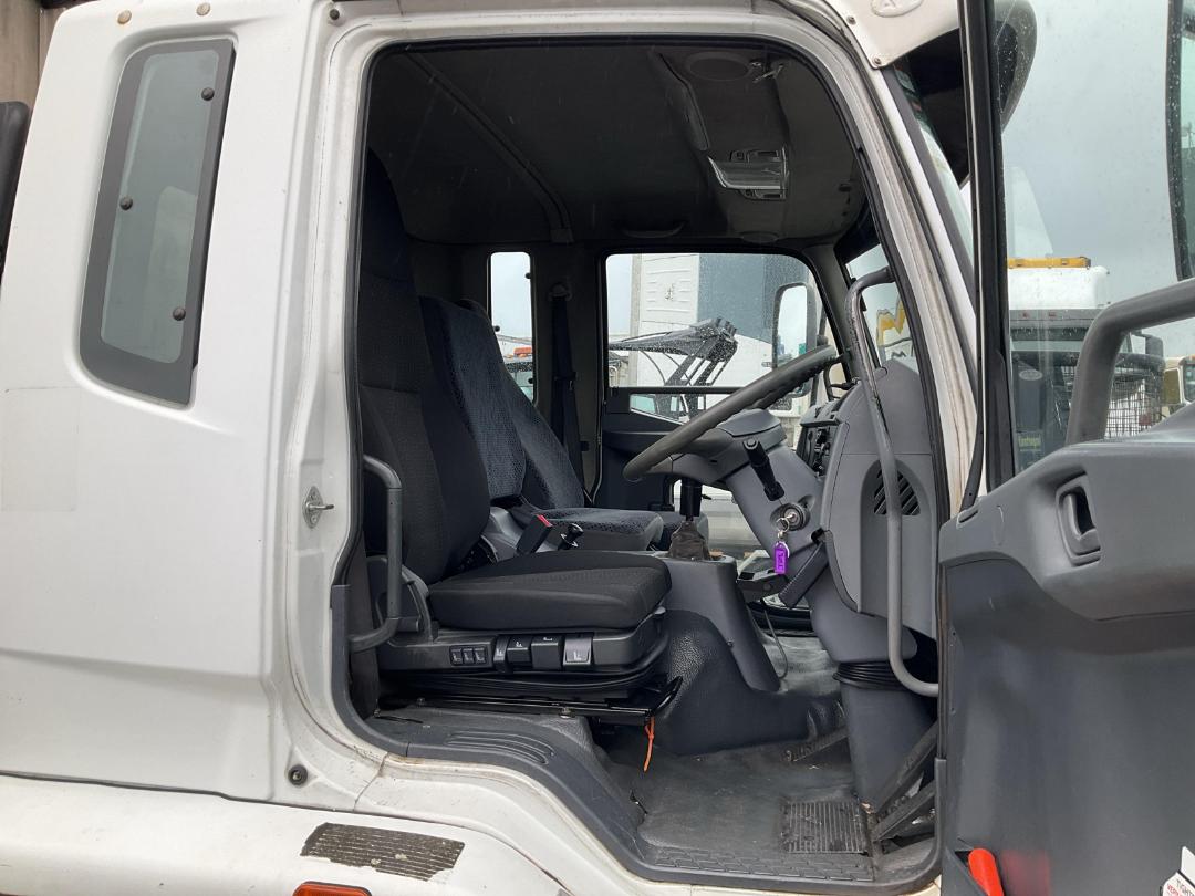 Photo '19' of Mitsubishi Fuso Fighter FM281M8 Chiller