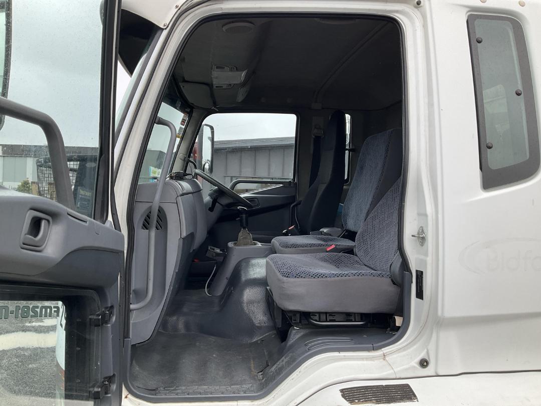 Photo '25' of Mitsubishi Fuso Fighter FM281M8 Chiller