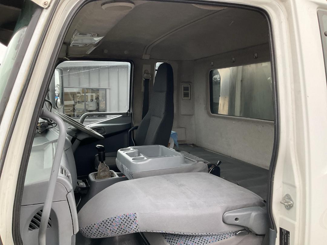 Photo '26' of Mitsubishi Fuso Fighter FM281M8 Chiller