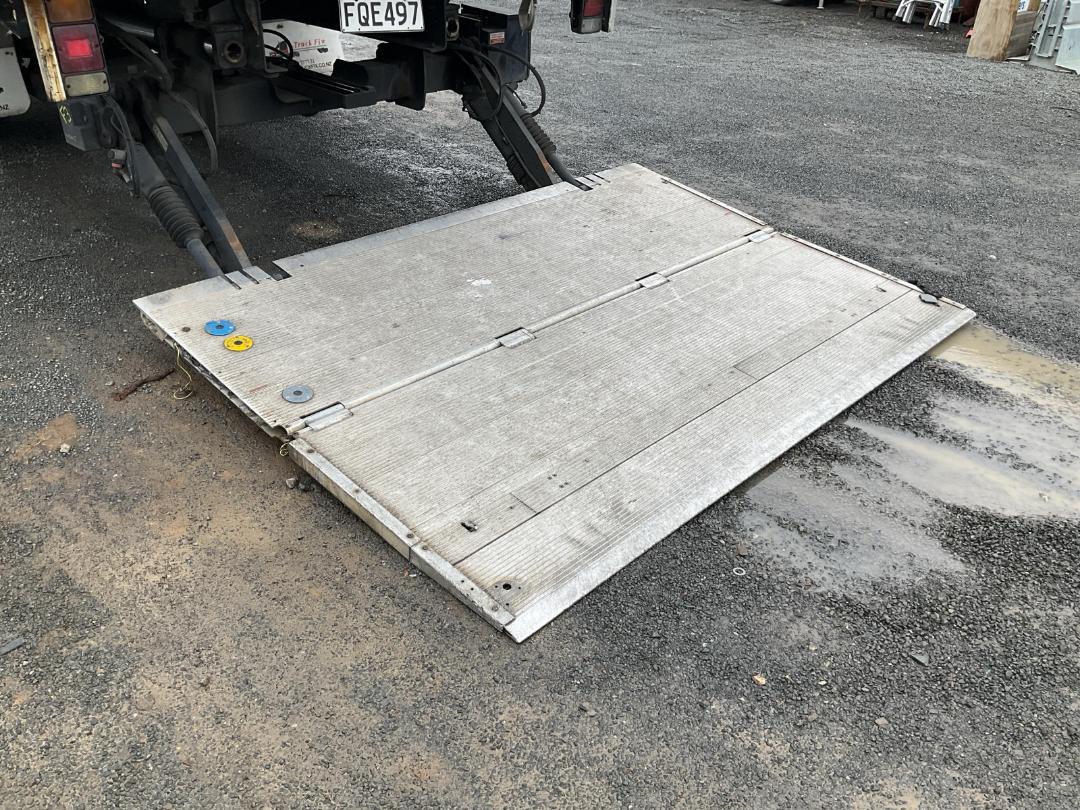 Photo '13' of Mitsubishi Fuso Fighter FM281M8 Chiller