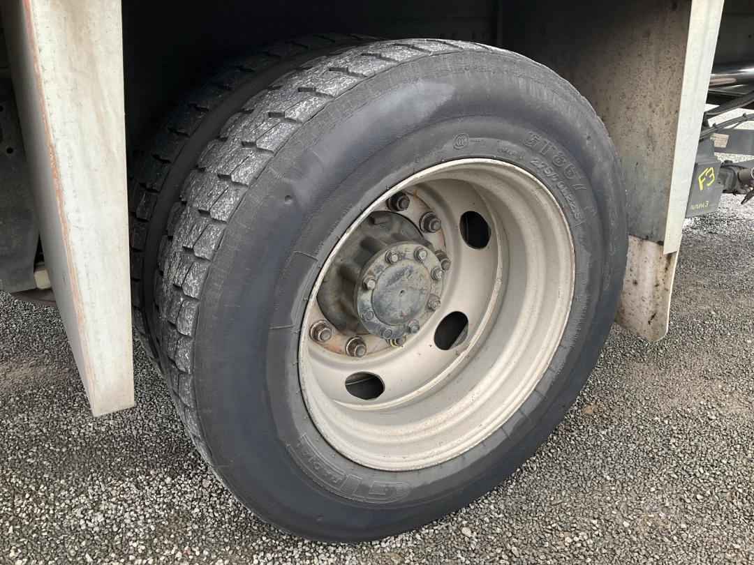 Photo '31' of Mitsubishi Fuso Fighter FM281M8 Chiller