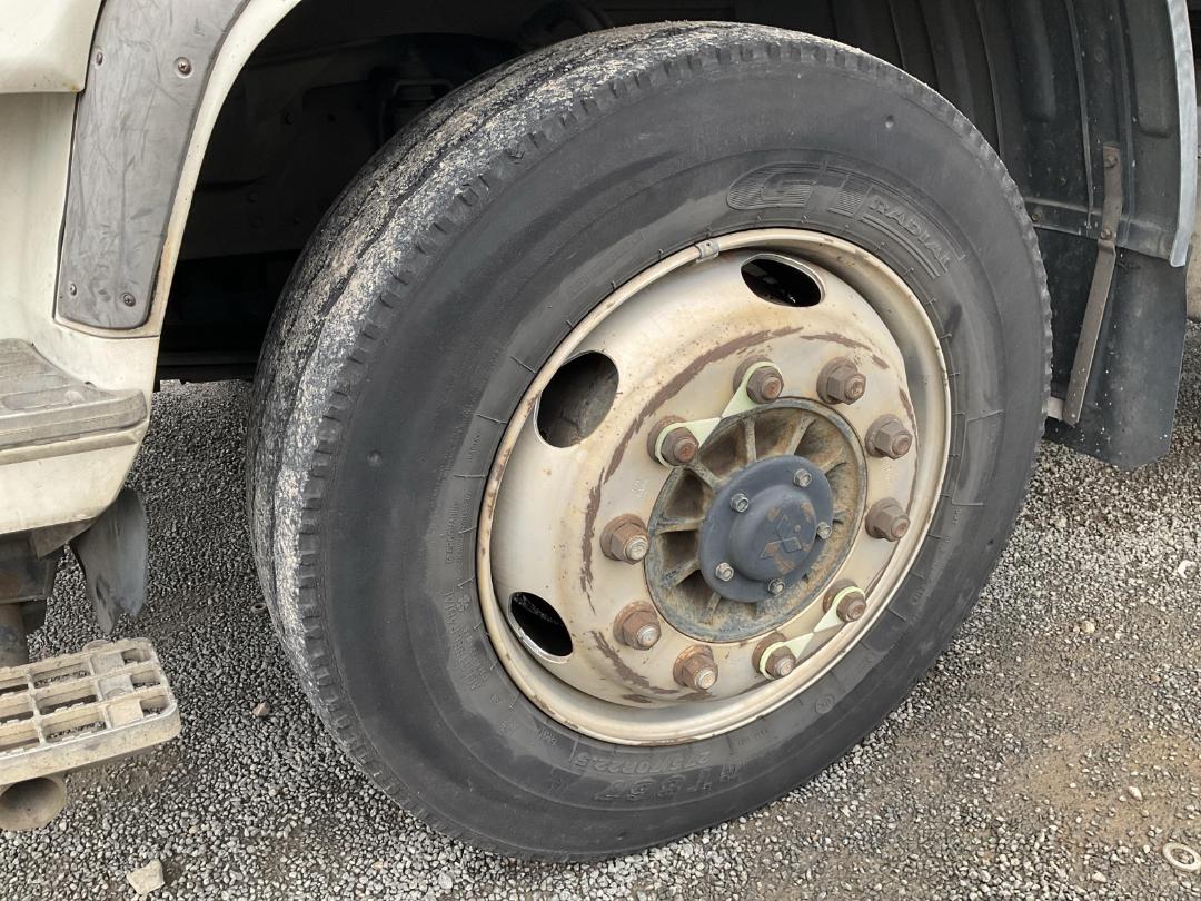 Photo '32' of Mitsubishi Fuso Fighter FM281M8 Chiller