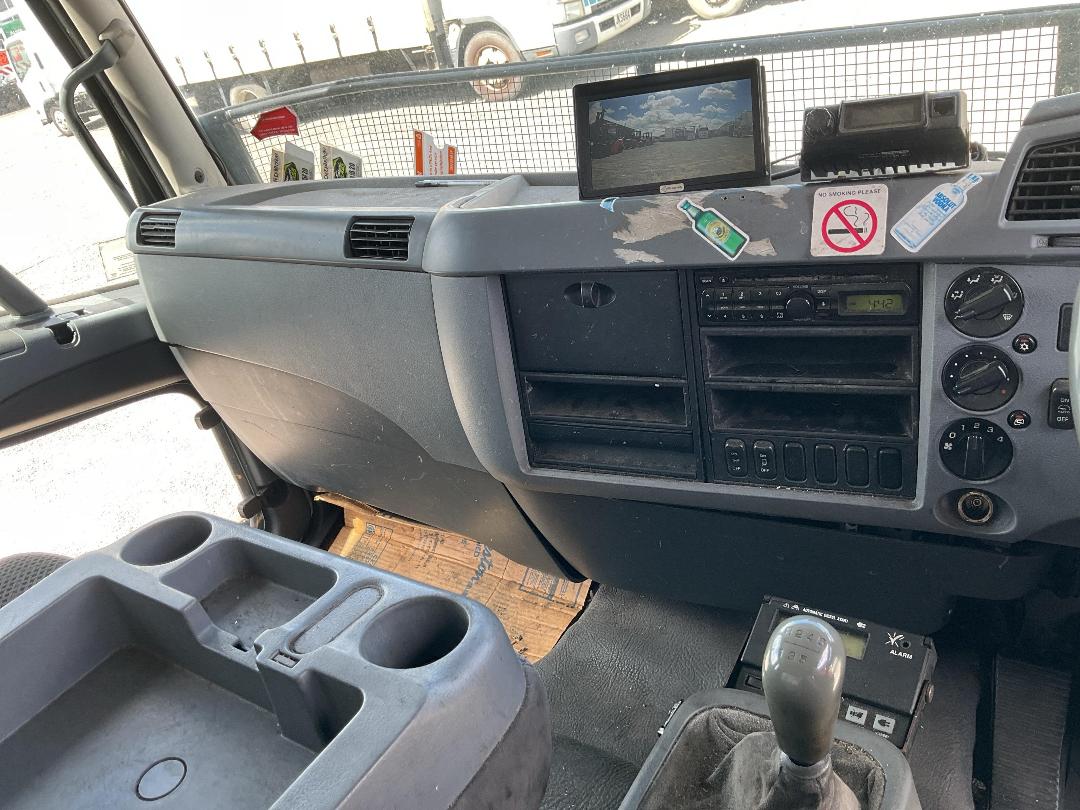 Photo '17' of Mitsubishi Fuso Fighter FK250H8 Chiller