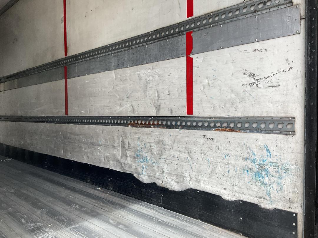 Photo '34' of Mitsubishi Fuso Fighter FK250H8 Chiller