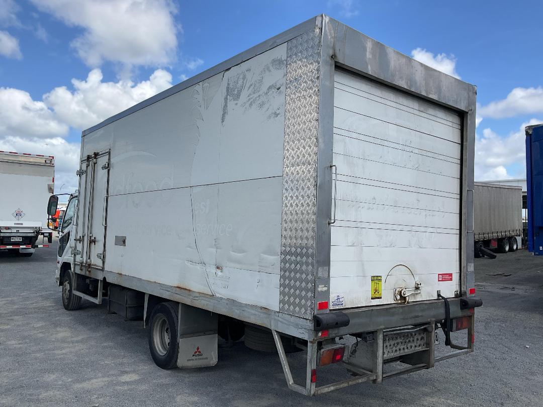 Photo '6' of Mitsubishi Fuso Fighter FK250H8 Chiller