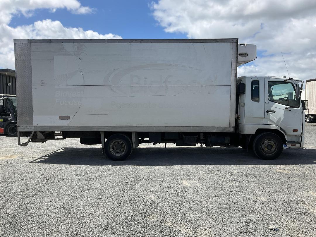 Photo '3' of Mitsubishi Fuso Fighter FK250H8 Chiller