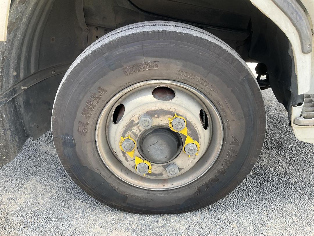 Photo '43' of Mitsubishi Fuso Fighter FK250H8 Chiller