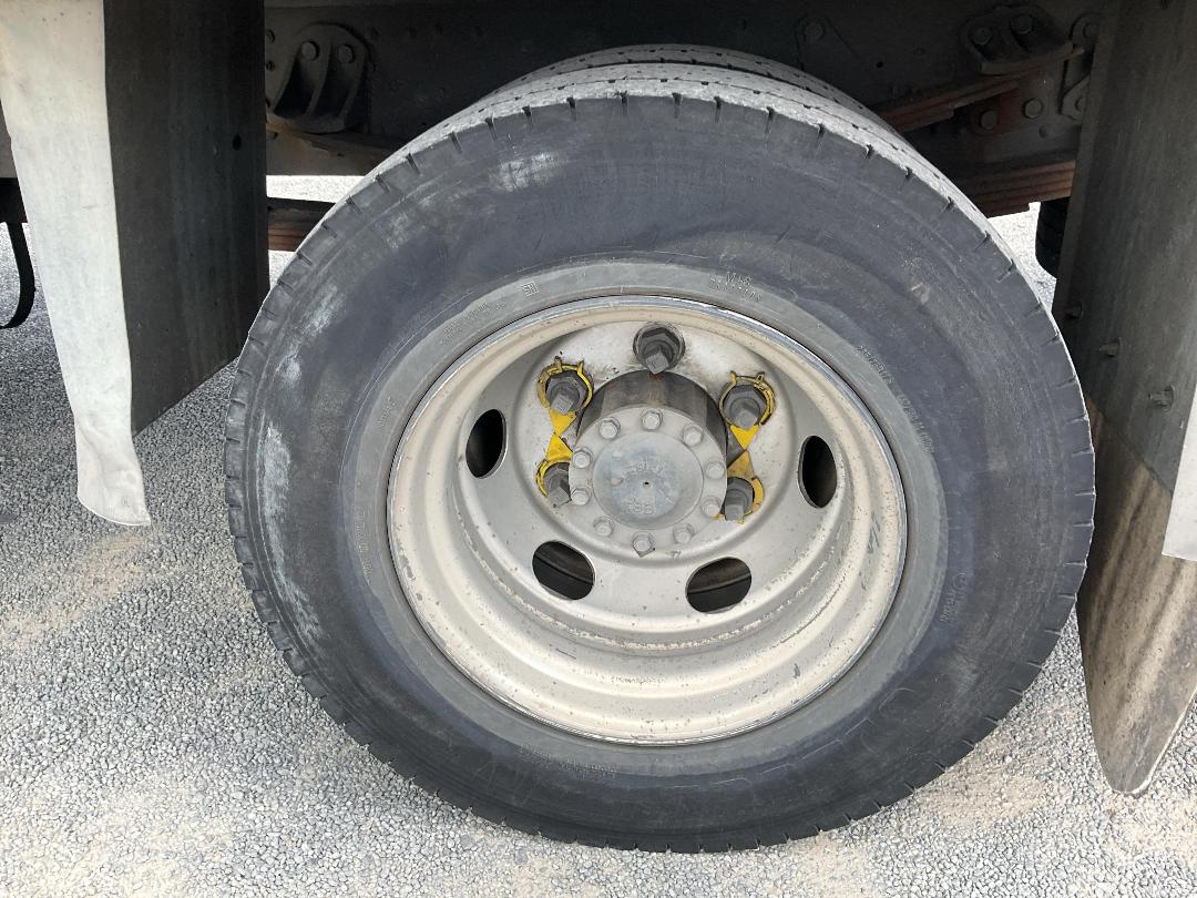 Photo '47' of Mitsubishi Fuso Fighter FK250H8 Chiller