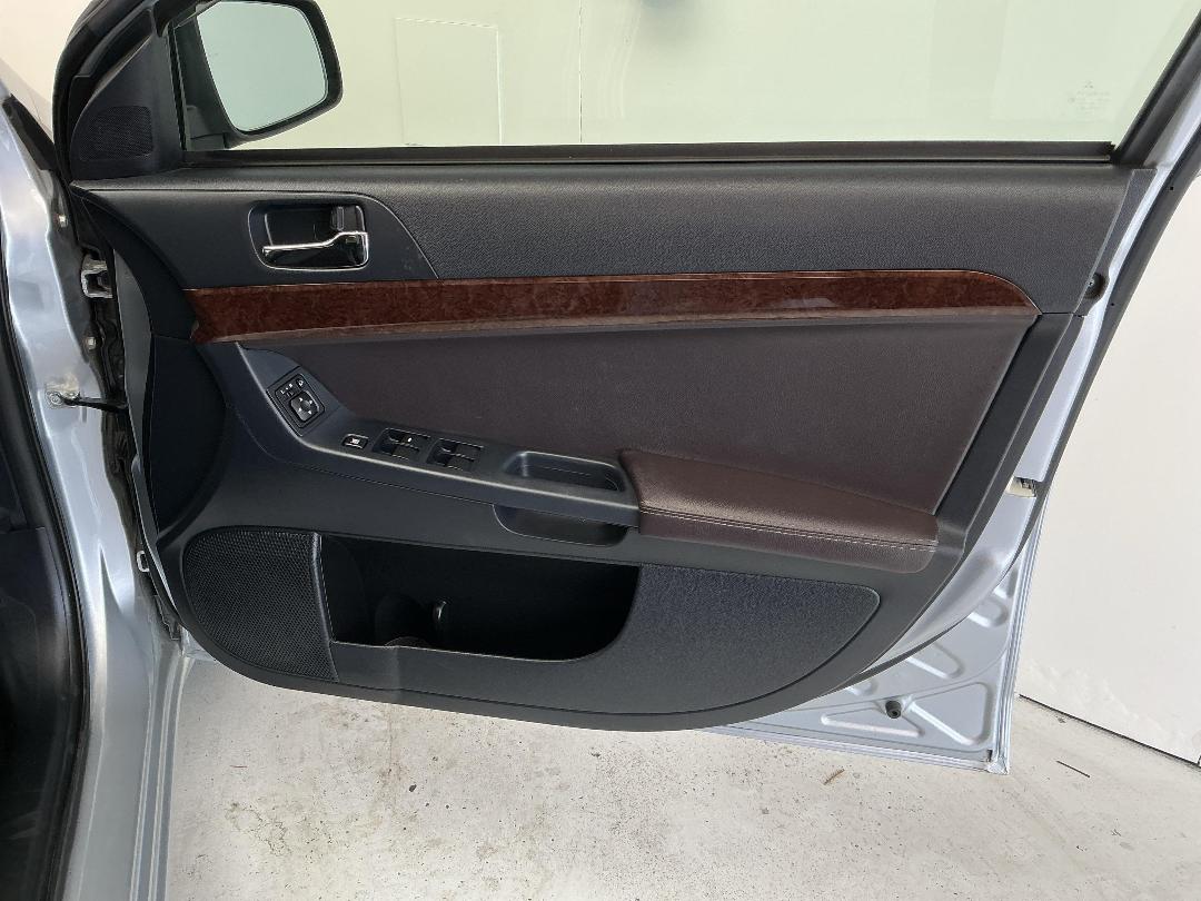 Photo '15' of Mitsubishi Galant