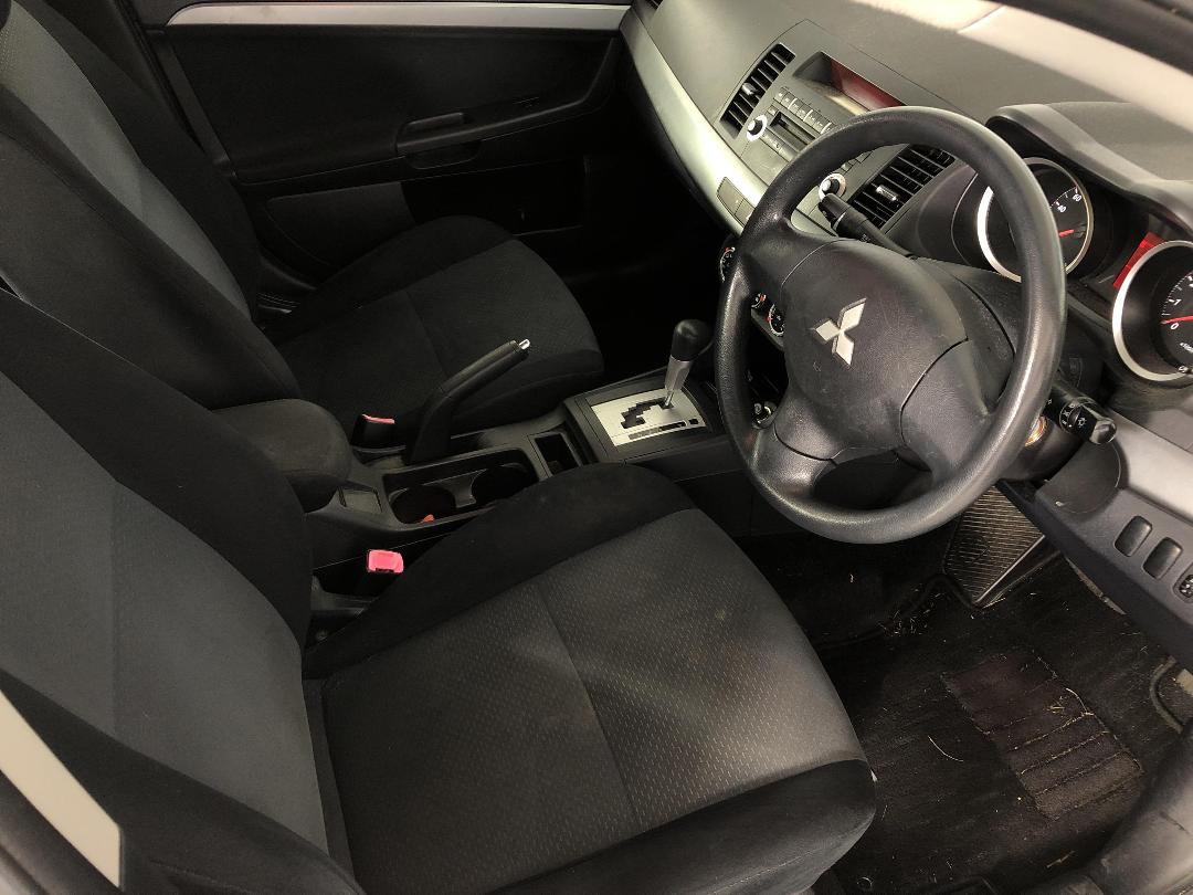 Photo '16' of Mitsubishi Galant Photo '16' of Mitsubishi Galant