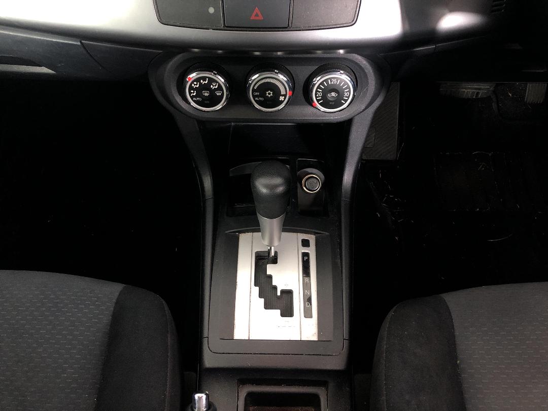 Photo '18' of Mitsubishi Galant Photo '18' of Mitsubishi Galant