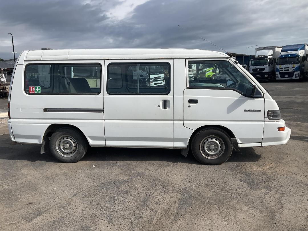Photo '4' of Mitsubishi L300 LWB