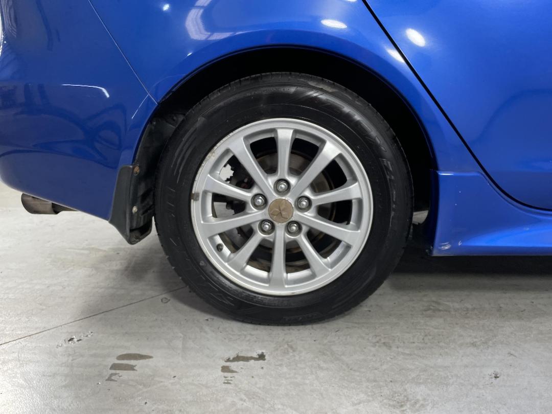 Photo '12' of Mitsubishi Lancer