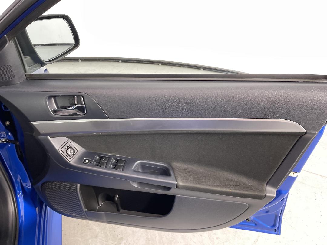 Photo '15' of Mitsubishi Lancer