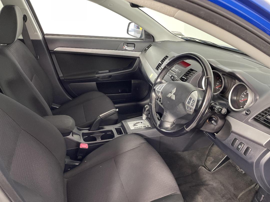 Photo '16' of Mitsubishi Lancer