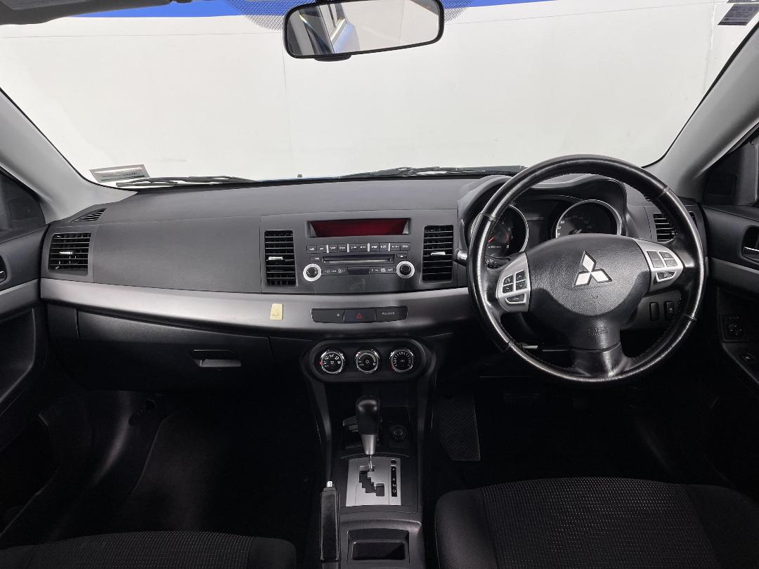 Photo '17' of Mitsubishi Lancer