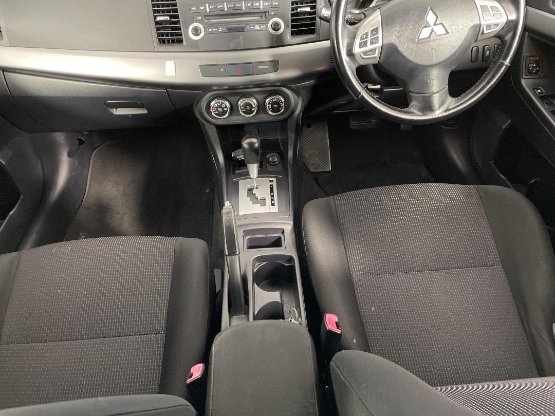 Photo '18' of Mitsubishi Lancer