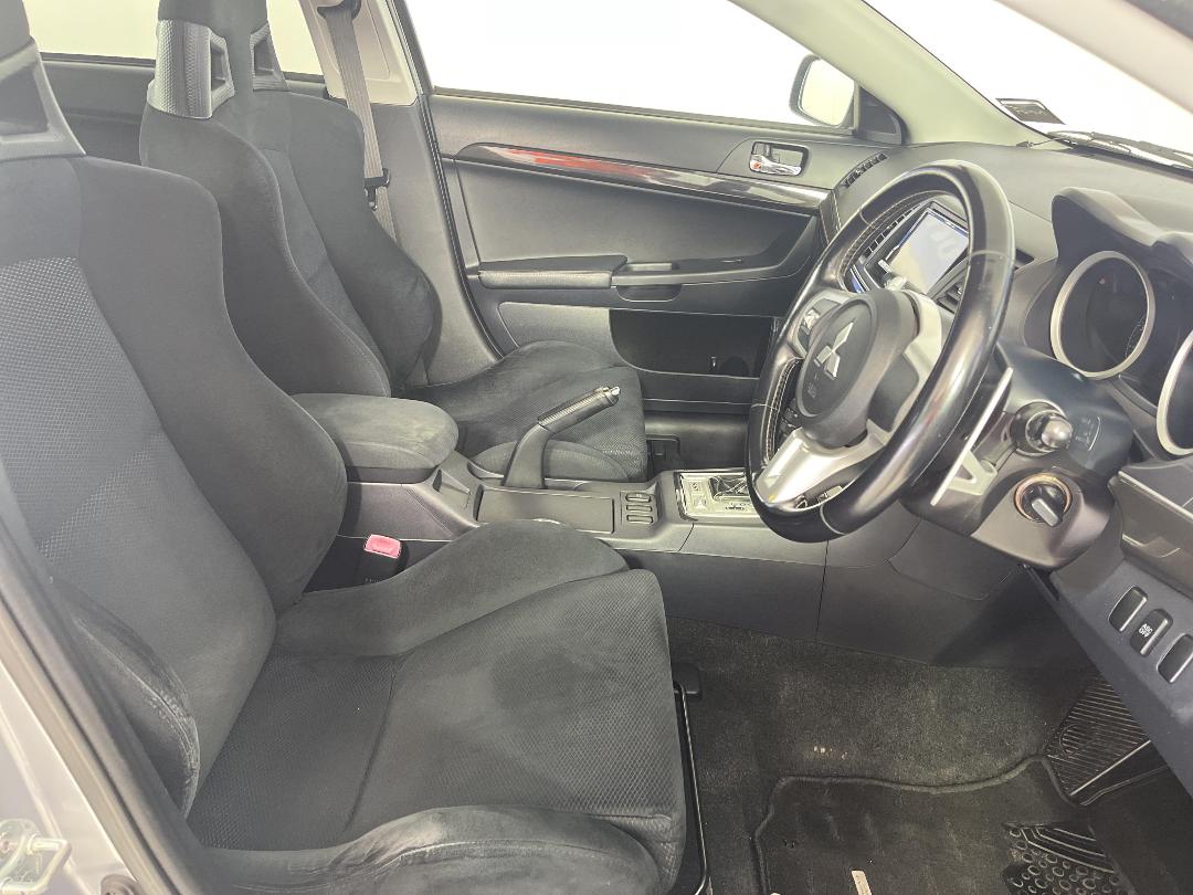 Photo '16' of Mitsubishi Lancer