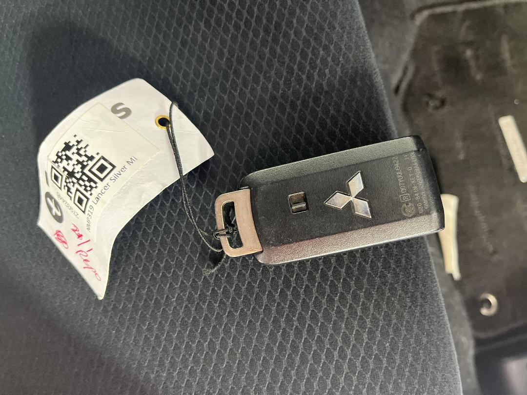 Photo '22' of Mitsubishi Lancer