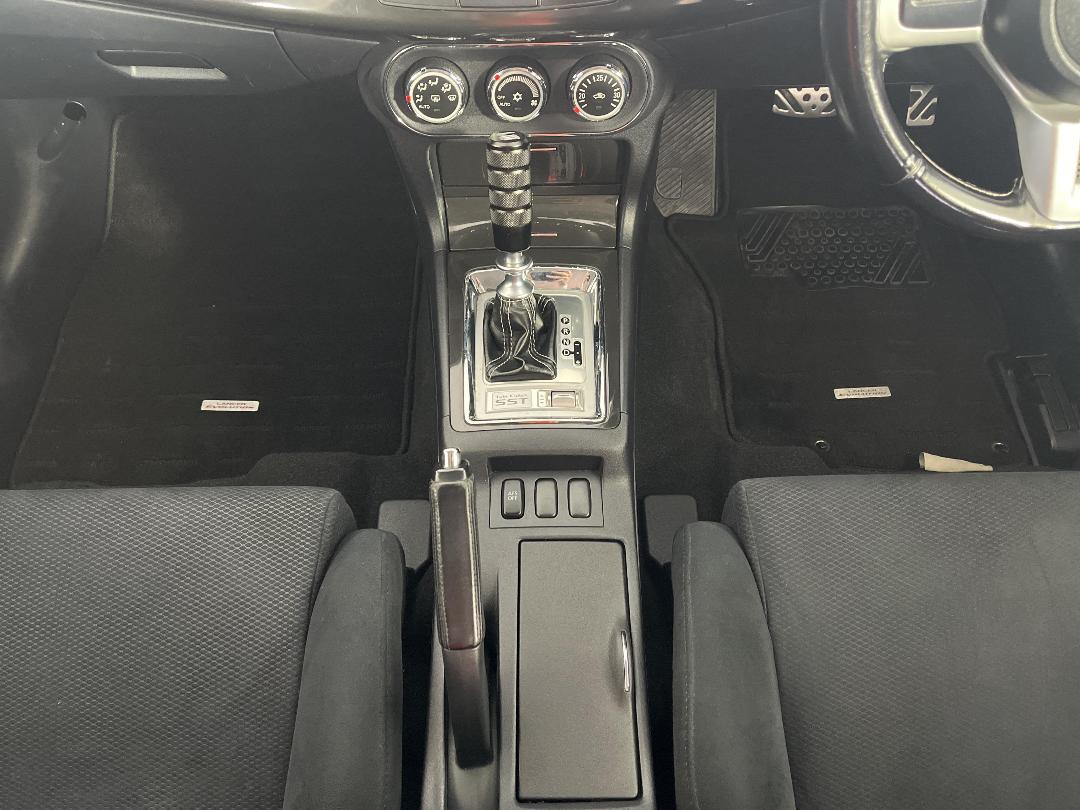 Photo '18' of Mitsubishi Lancer