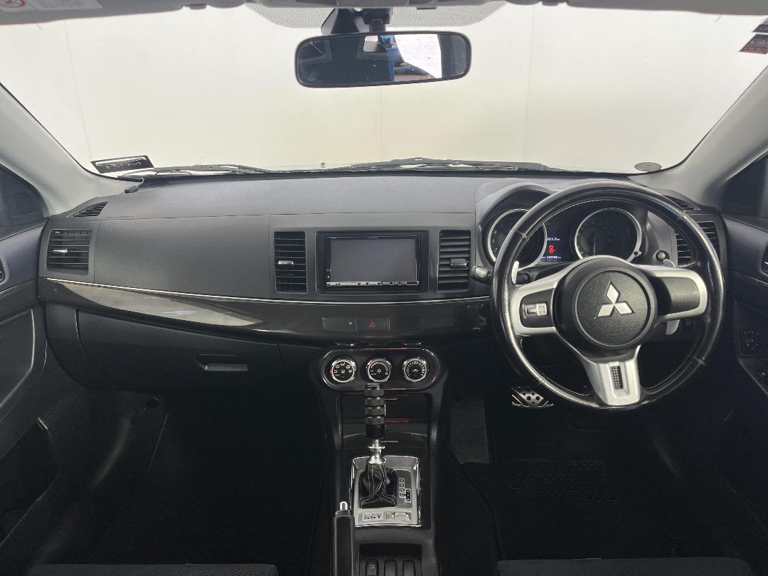 Photo '17' of Mitsubishi Lancer