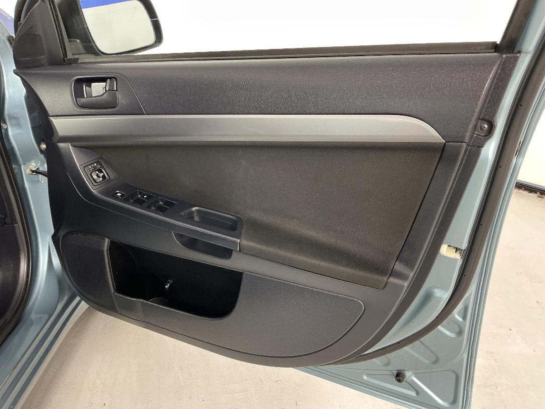 Photo '15' of Mitsubishi Lancer