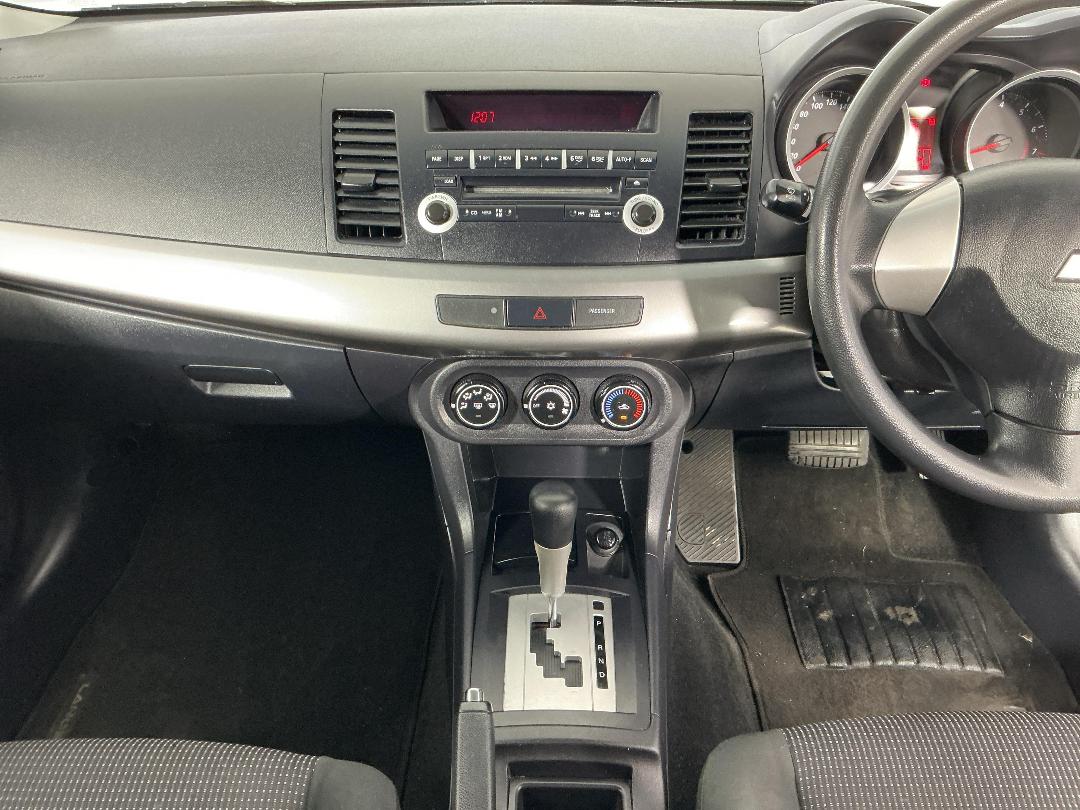 Photo '18' of Mitsubishi Lancer