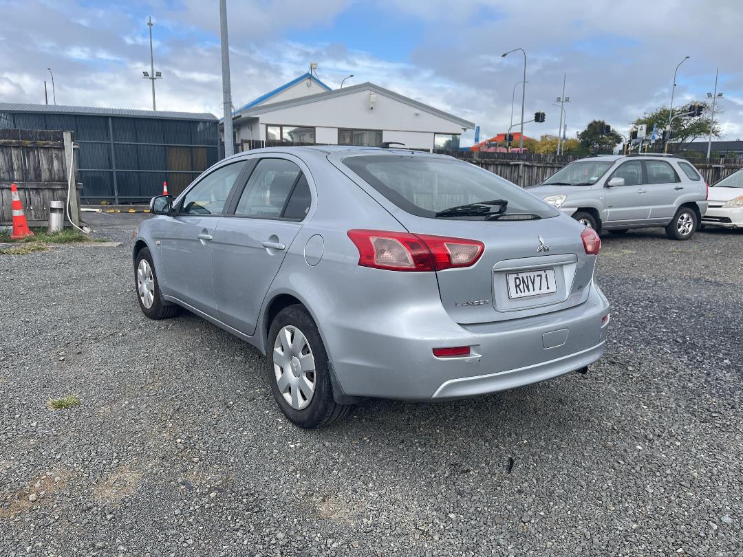 Photo '4' of Mitsubishi Lancer ES Photo '4' of Mitsubishi Lancer ES