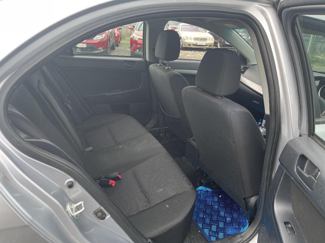 Photo '18' of Mitsubishi Lancer ES Photo '18' of Mitsubishi Lancer ES