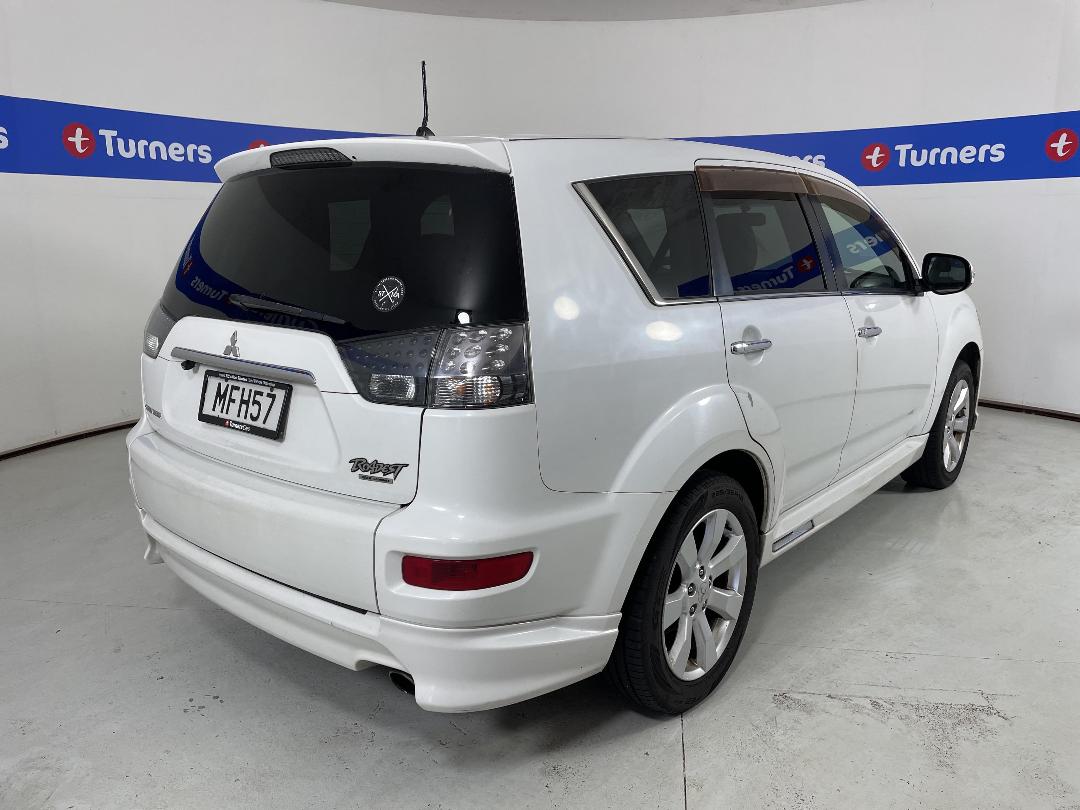 Photo '7' of Mitsubishi Outlander Photo '7' of Mitsubishi Outlander