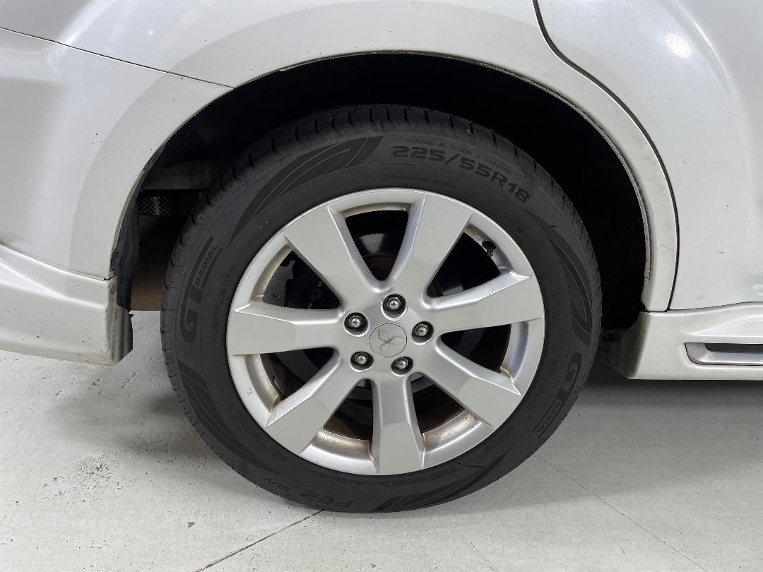 Photo '12' of Mitsubishi Outlander Photo '12' of Mitsubishi Outlander