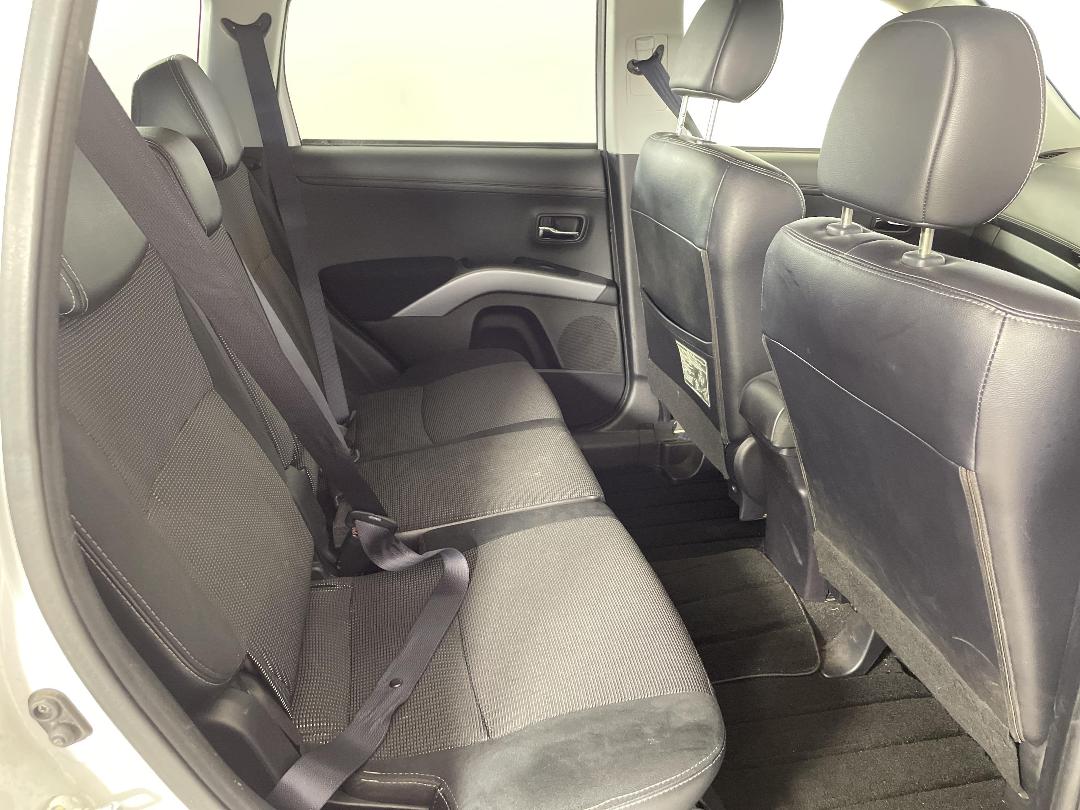 Photo '20' of Mitsubishi Outlander Photo '20' of Mitsubishi Outlander