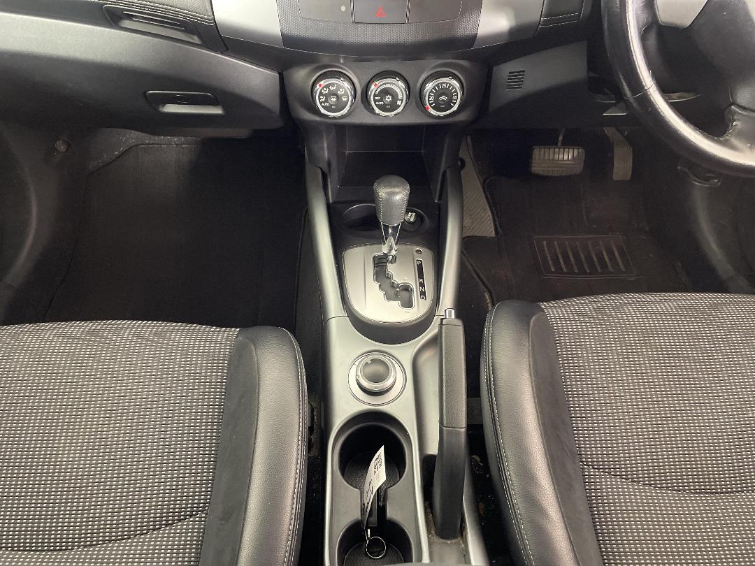 Photo '18' of Mitsubishi Outlander Photo '18' of Mitsubishi Outlander