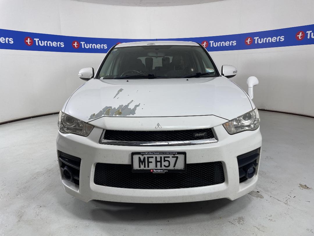 Photo '2' of Mitsubishi Outlander Photo '2' of Mitsubishi Outlander