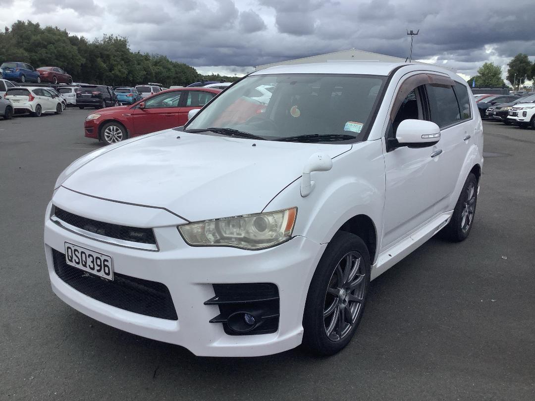 Photo '3' of Mitsubishi Outlander