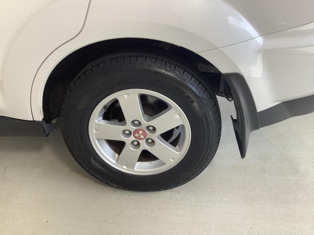 Photo '11' of Mitsubishi Outlander Photo '11' of Mitsubishi Outlander