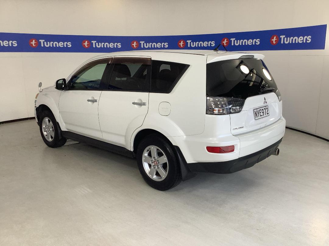 Photo '5' of Mitsubishi Outlander Photo '5' of Mitsubishi Outlander