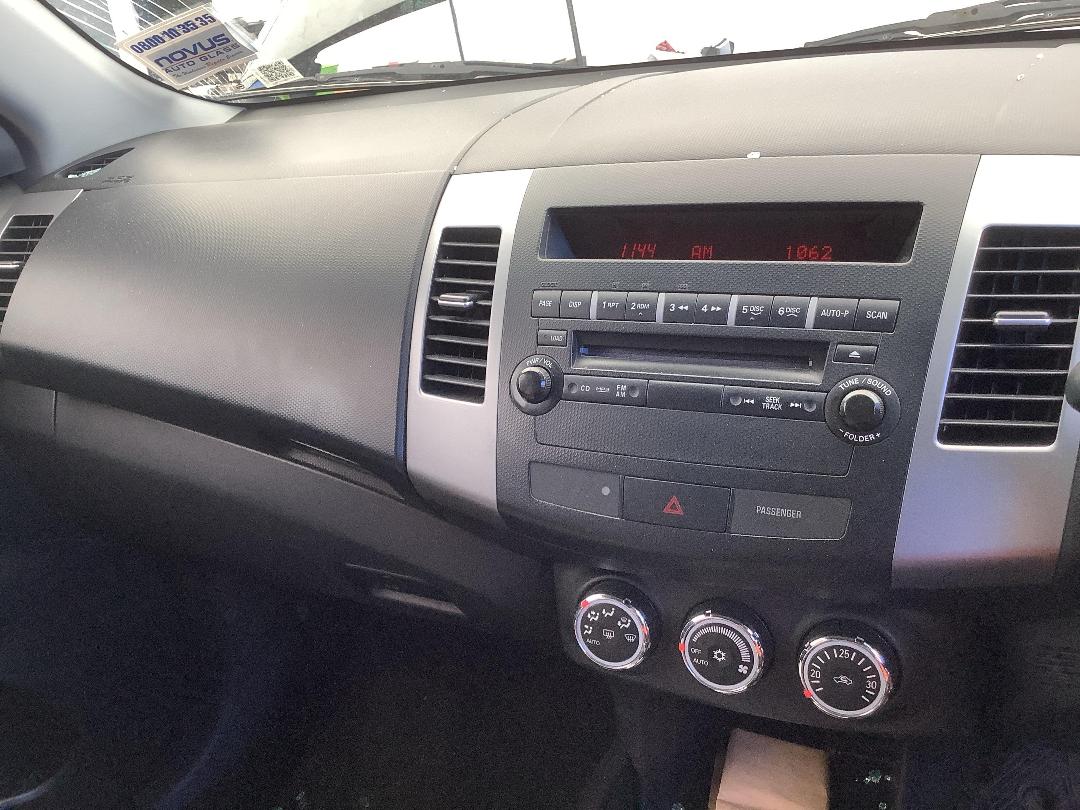 Photo '19' of Mitsubishi Outlander XLS Photo '19' of Mitsubishi Outlander XLS