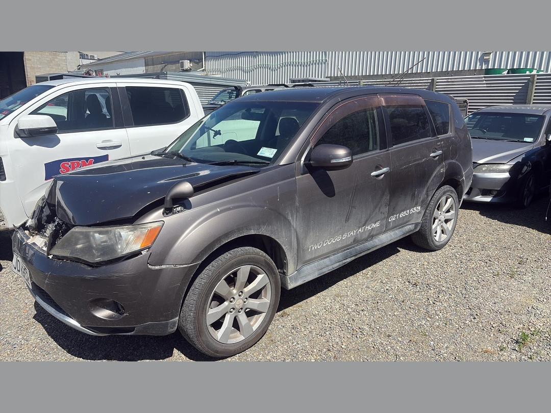 Photo '9' of Mitsubishi Outlander Photo '9' of Mitsubishi Outlander