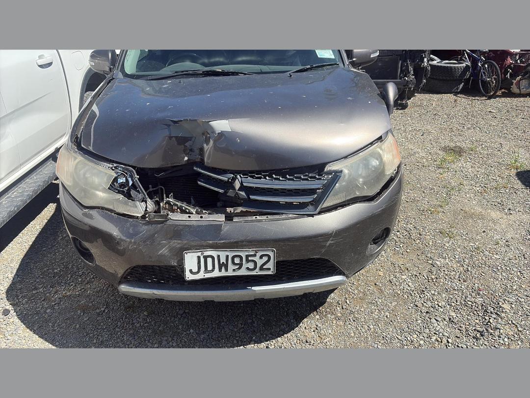 Photo '10' of Mitsubishi Outlander Photo '10' of Mitsubishi Outlander