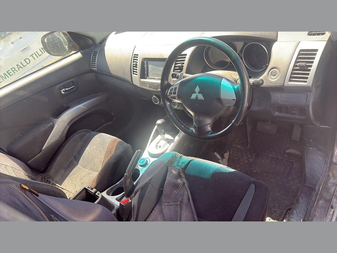 Photo '3' of Mitsubishi Outlander Photo '3' of Mitsubishi Outlander